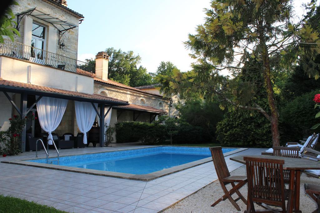 Chateau La Moune Montussan Exterior photo